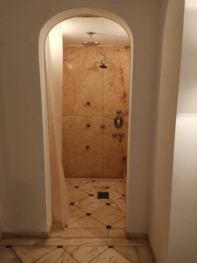 Wellness Appartement Дюселдорф Екстериор снимка