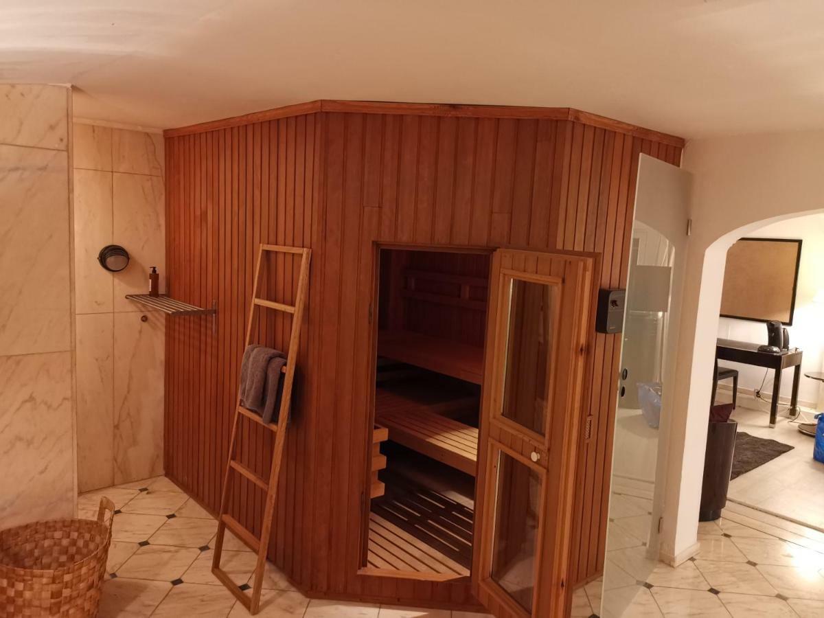 Wellness Appartement Дюселдорф Екстериор снимка